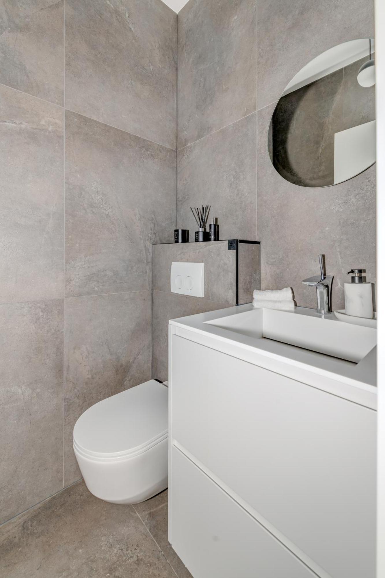Apartment Location! Spacious Lux -5 Min From & Centre Split